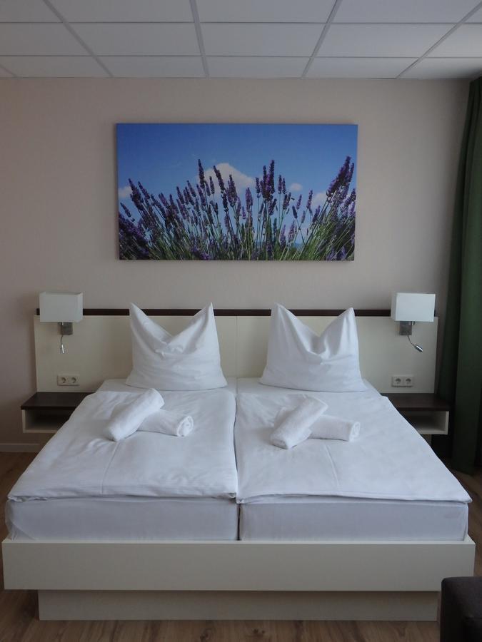 Garni Hotel Lavendelhof Науен Екстер'єр фото